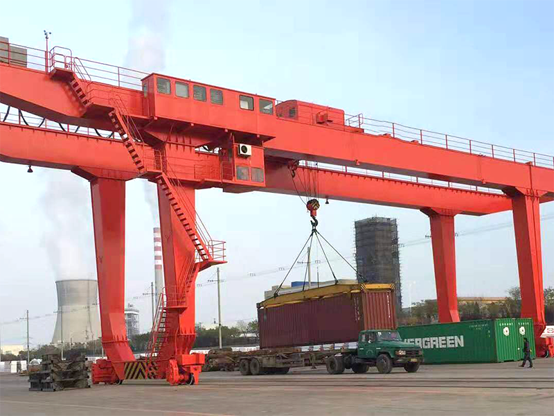 雙主梁門(mén)式起重機(jī)